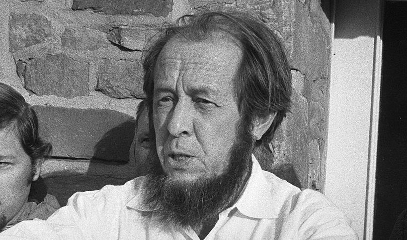 Aleksandr Solzhenitsyn Returns from Exile