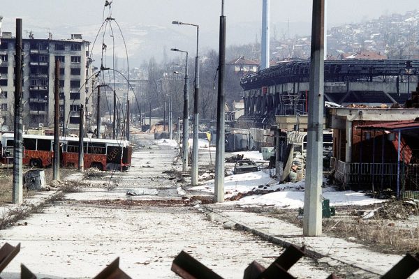 1084px-Sarajevo_19.3.1996_war
