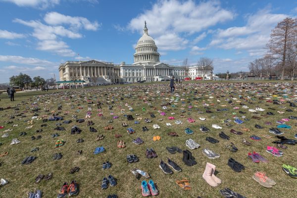 Capitol_Lawn_covered_in_7000_pairs_of_shoes_one_for_every_child_killed_since_Sandy_Hook_Washington_DC_40082169354