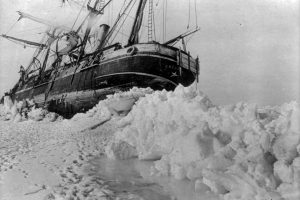 Endurance-trapped-in-ice