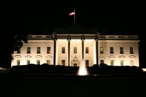 The_White_House_at_night-scaled