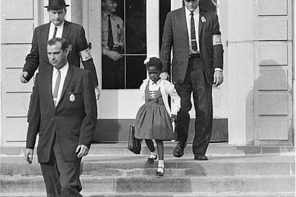 US_Marshals_with_Young_Ruby_Bridges_on_School_Steps