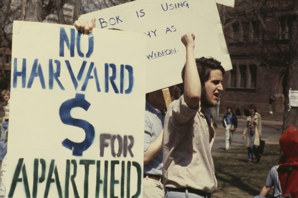 Student anti-Apartheid protesters with placards urging Harvard University to divest itself of investments in South Africa, Cambridge, Massachusetts, 23rd April 1979. (Photo by Barbara Alper/Archive Photos/Getty Images)