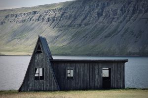 iceland-shack-hut-cabin_0