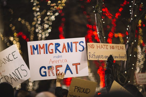 immigrant_protest_resist_america_crowd-1292727